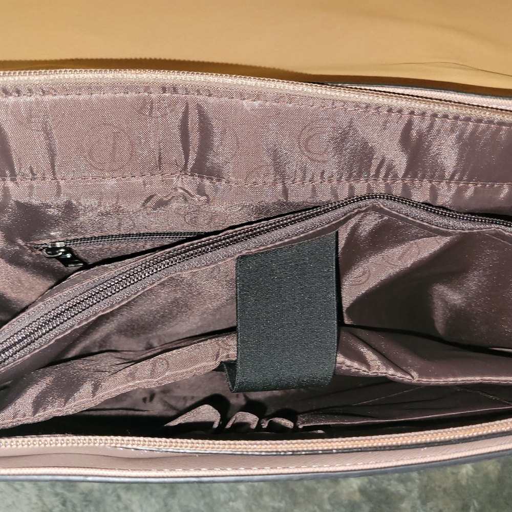 Easegave Mauve (Laptop) Satchel Bag. - Picture 13 of 16